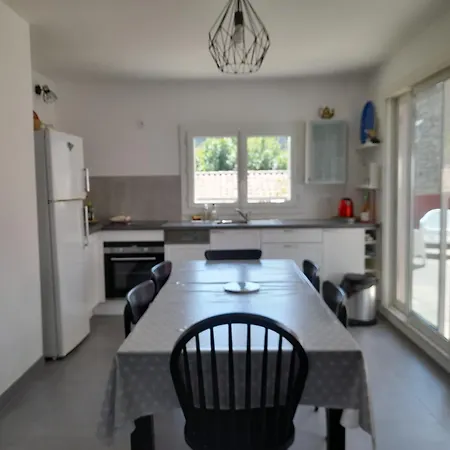 Grande Terrasse Et Vue Sur Le Site Antique