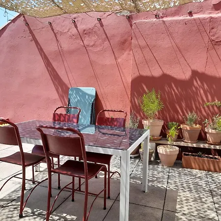 Grande Terrasse Et Vue Sur Le Site Antique